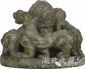 案头珍玩——西汉青铜虎席镇