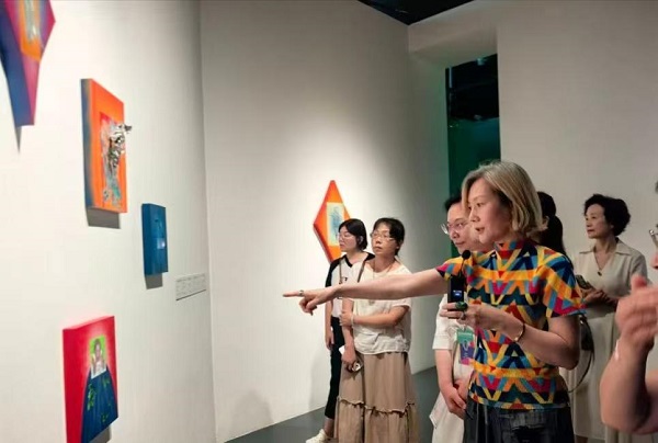 “深蓝·高虹”艺术展湖北美术馆启幕